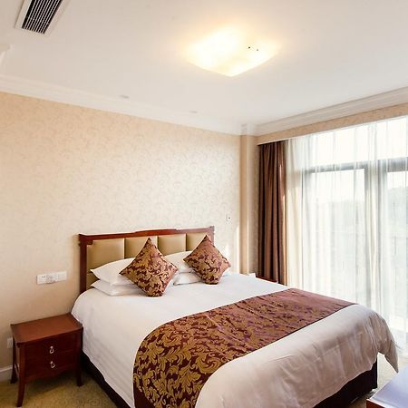 Blue Palace Hotel Jiading Екстер'єр фото