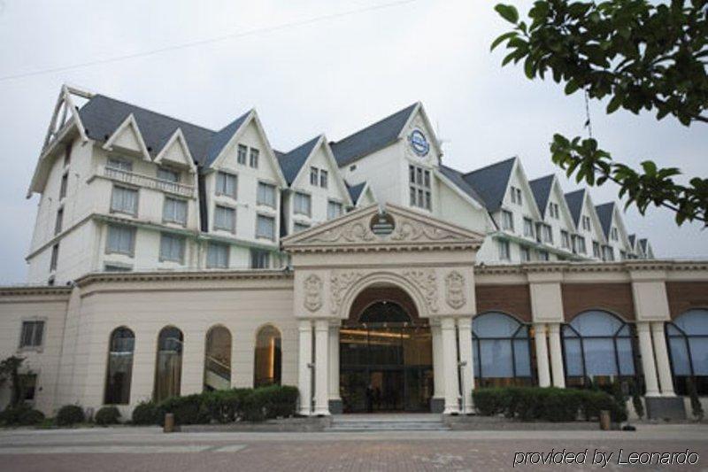 Blue Palace Hotel Jiading Екстер'єр фото