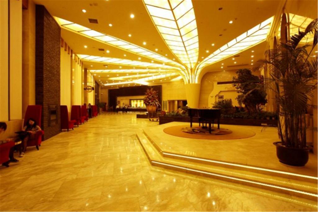 Blue Palace Hotel Jiading Екстер'єр фото