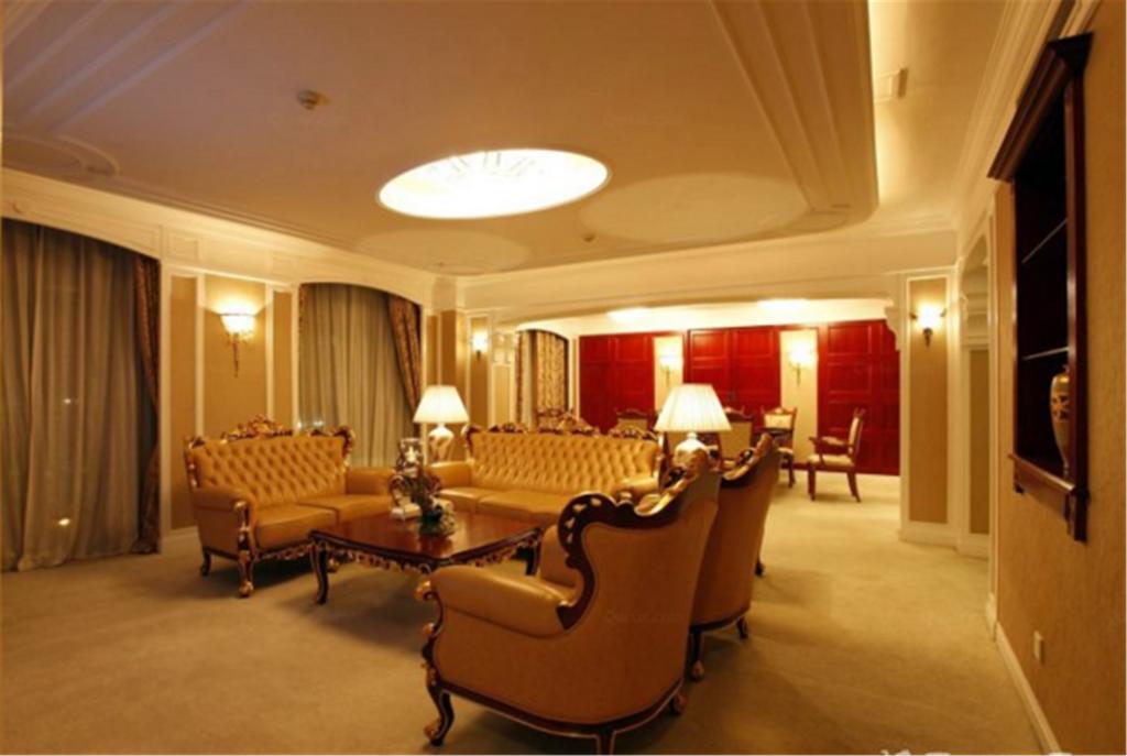 Blue Palace Hotel Jiading Екстер'єр фото