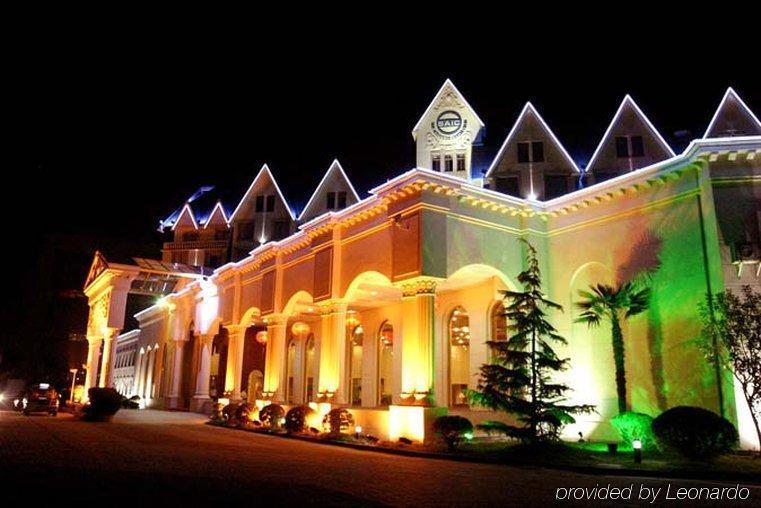 Blue Palace Hotel Jiading Екстер'єр фото