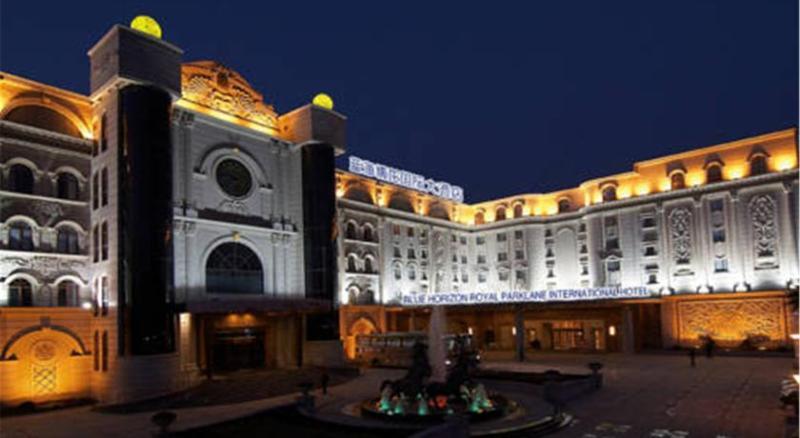 Blue Palace Hotel Jiading Екстер'єр фото