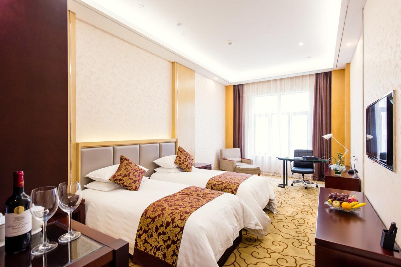 Blue Palace Hotel Jiading Екстер'єр фото