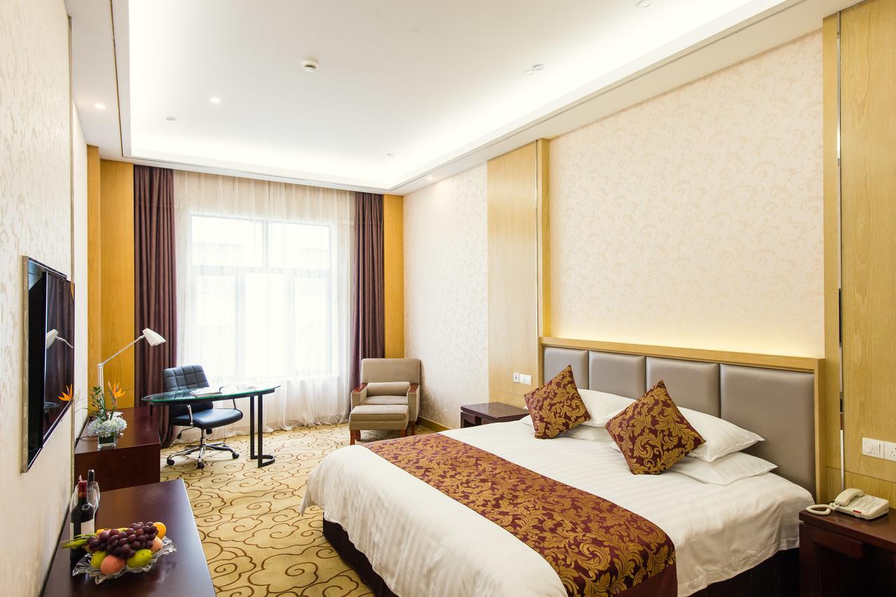 Blue Palace Hotel Jiading Екстер'єр фото